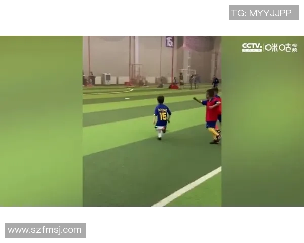 足球巨星炫酷花式技巧大赏震撼全场点燃无限热情