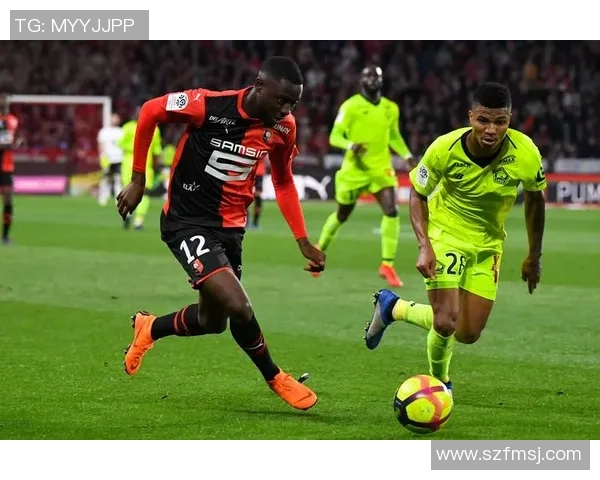 足球球星捂嘴动作背后的深层含义与场上心理战解析